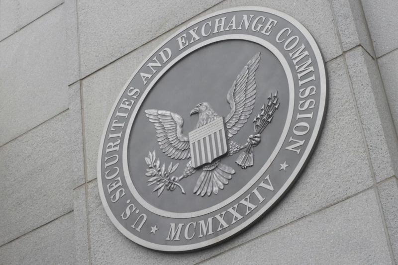 news/2025/09/2025-09-11--sec-이더리움-스테이킹엑스알피솔라나-etf-심사-연기.webp